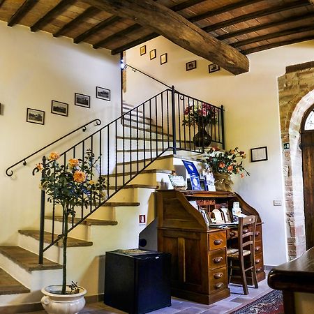Agriturismo Casale Dei Frontini San Terenziano Kültér fotó