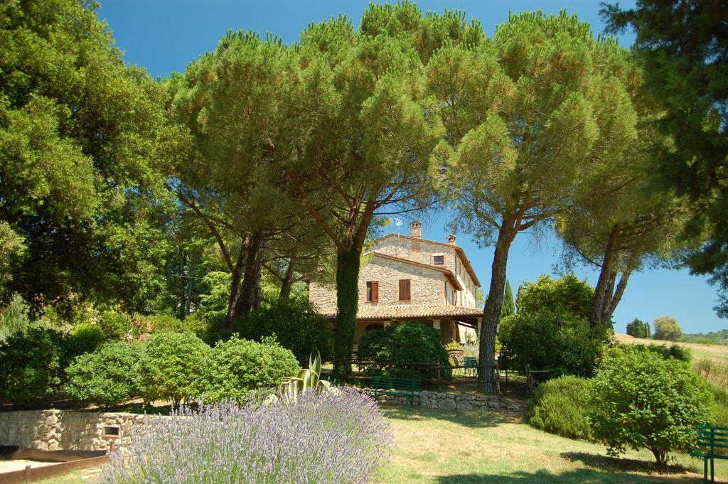 Agriturismo Casale Dei Frontini San Terenziano Kültér fotó