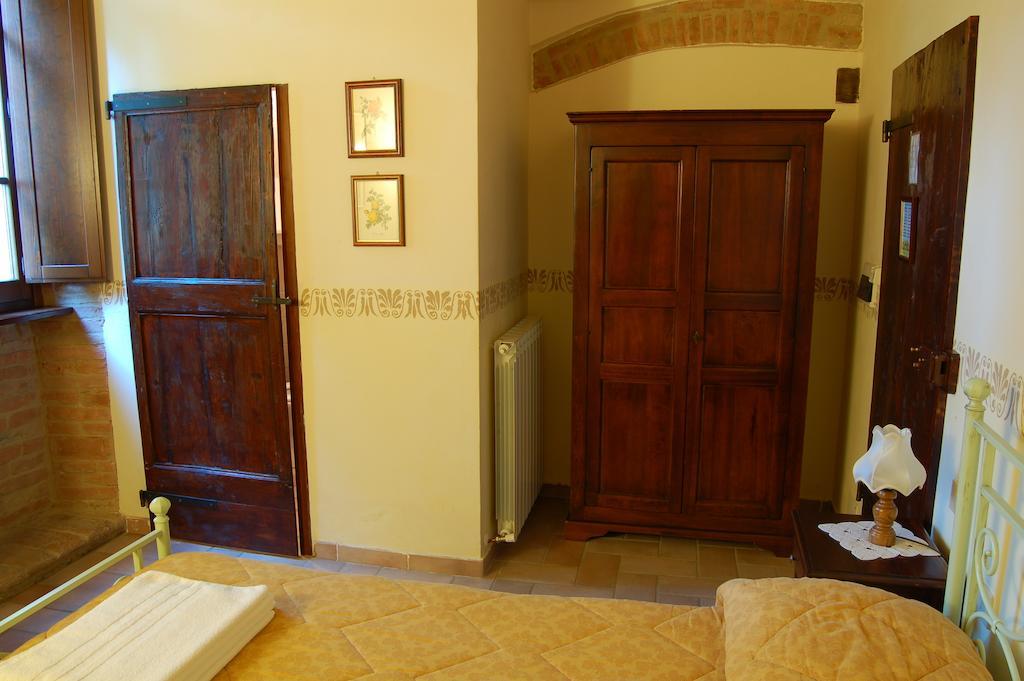 Agriturismo Casale Dei Frontini San Terenziano Kültér fotó