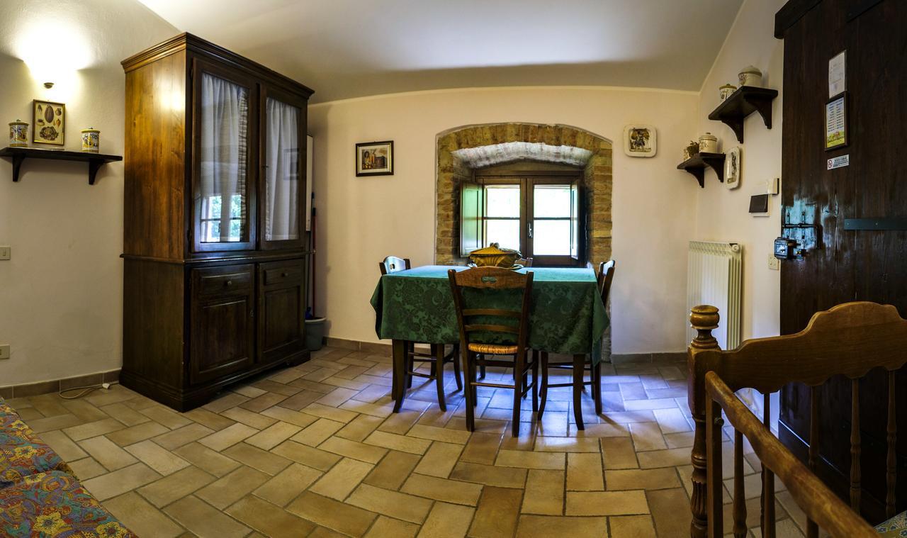 Agriturismo Casale Dei Frontini San Terenziano Kültér fotó