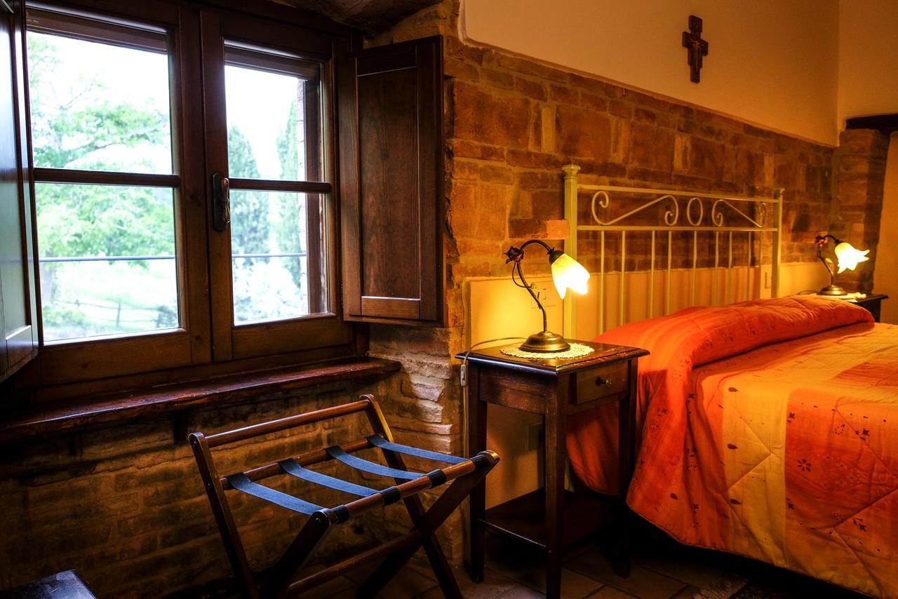 Agriturismo Casale Dei Frontini San Terenziano Kültér fotó