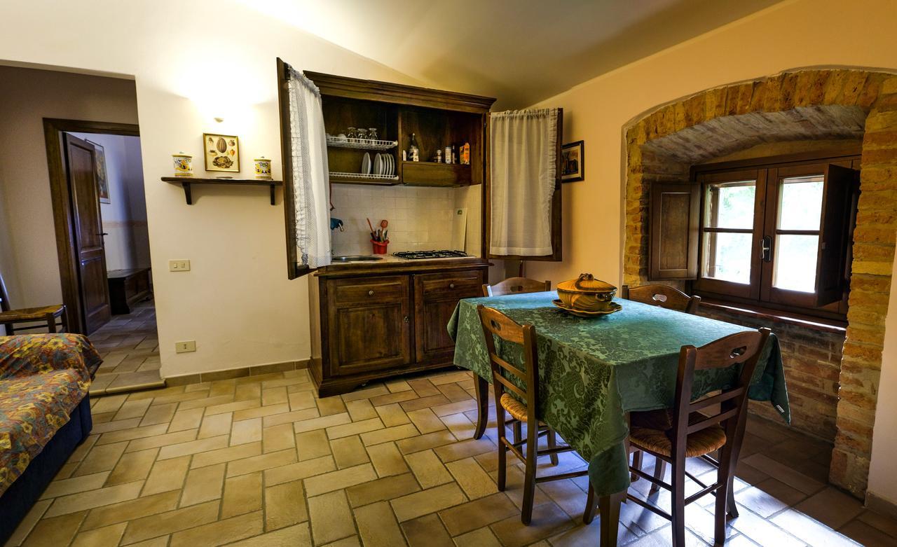 Agriturismo Casale Dei Frontini San Terenziano Kültér fotó