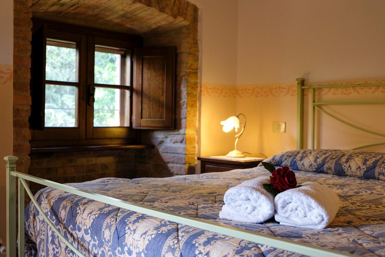Agriturismo Casale Dei Frontini San Terenziano Kültér fotó