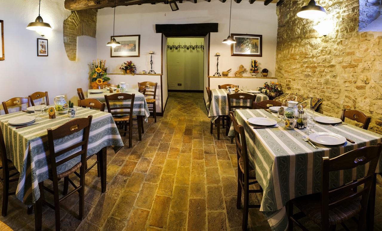 Agriturismo Casale Dei Frontini San Terenziano Kültér fotó