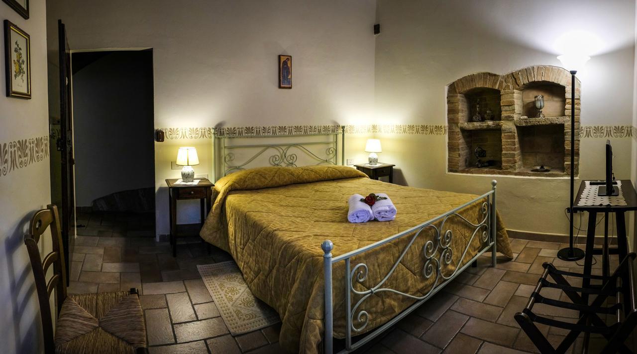 Agriturismo Casale Dei Frontini San Terenziano Kültér fotó