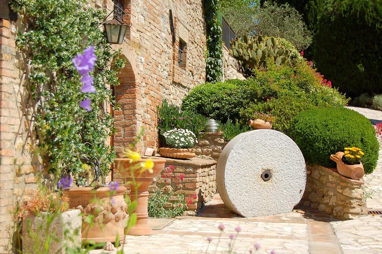 Agriturismo Casale Dei Frontini San Terenziano Kültér fotó