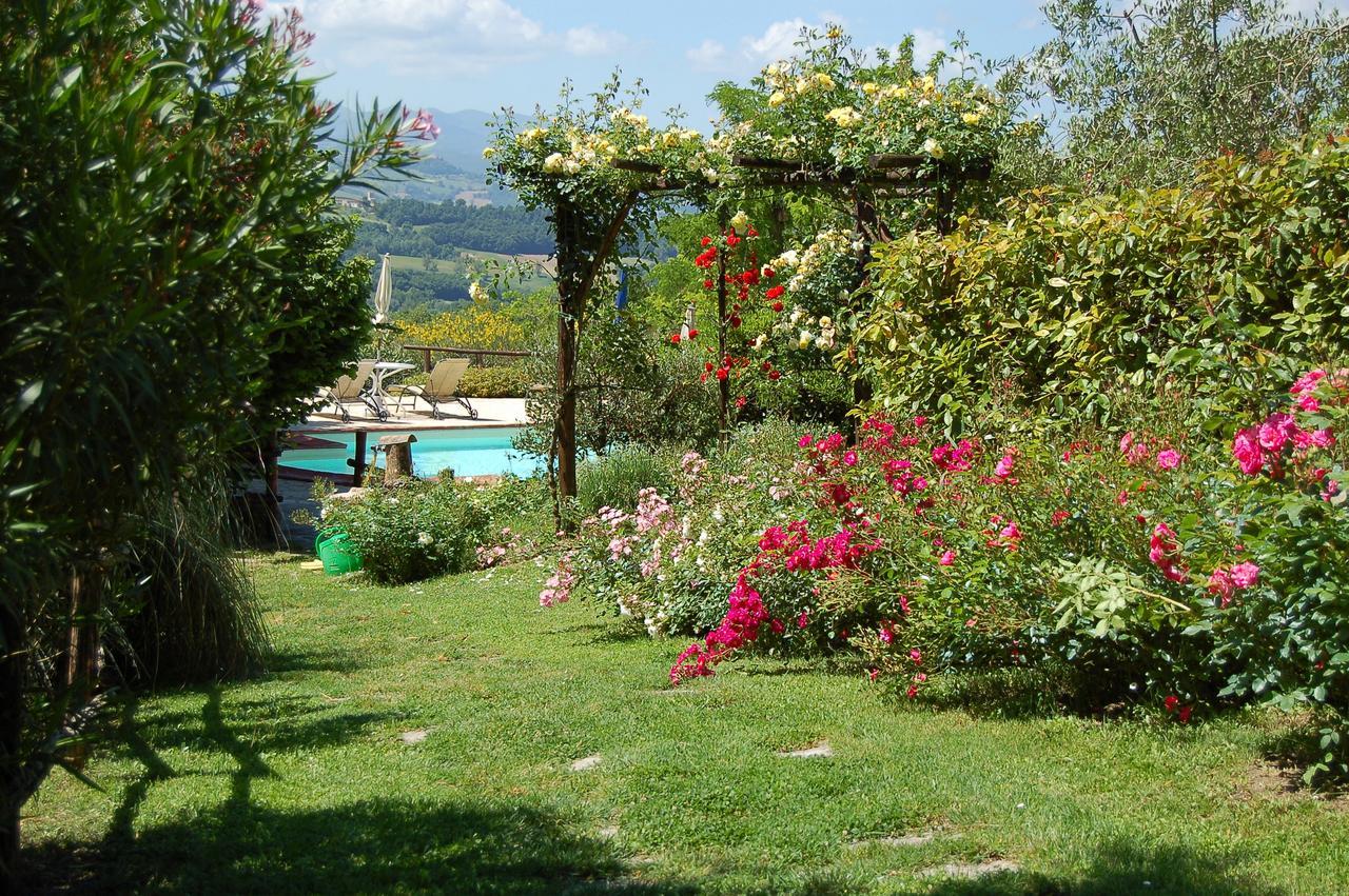 Agriturismo Casale Dei Frontini San Terenziano Kültér fotó